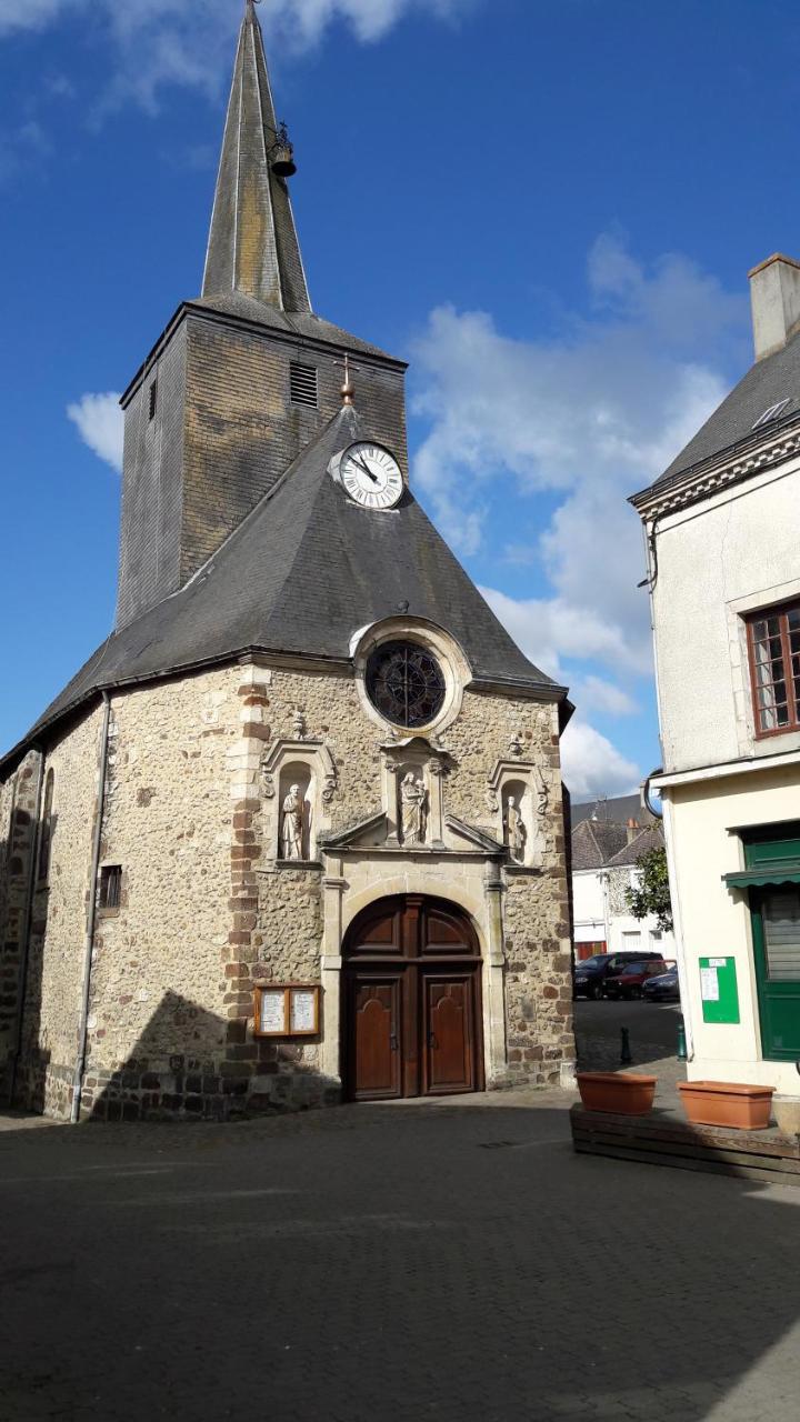 Suite Sainte Anne Beaumont-sur-Sarthe Exterior foto